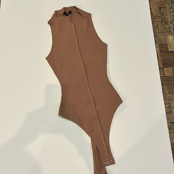 Naked Wardrobe Get Snatched Bodysuit Coco Tan Ribbed Exposed Seam NWT - Picture 3 of 8
